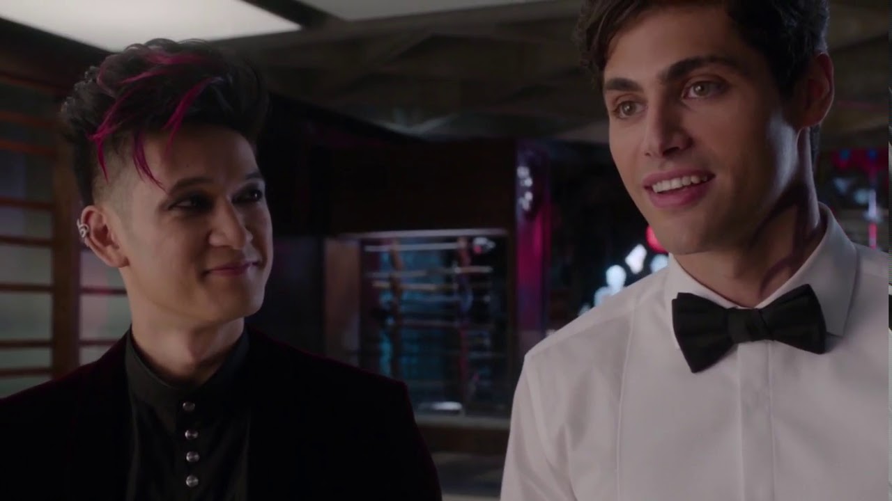 Magnus & Alec || Halo