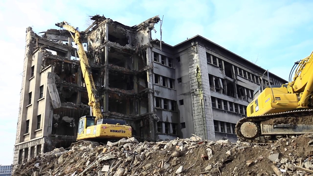 Rusenje Zgrade Bivšeg Saveznog Mupa u Ulici Kneza Miloša