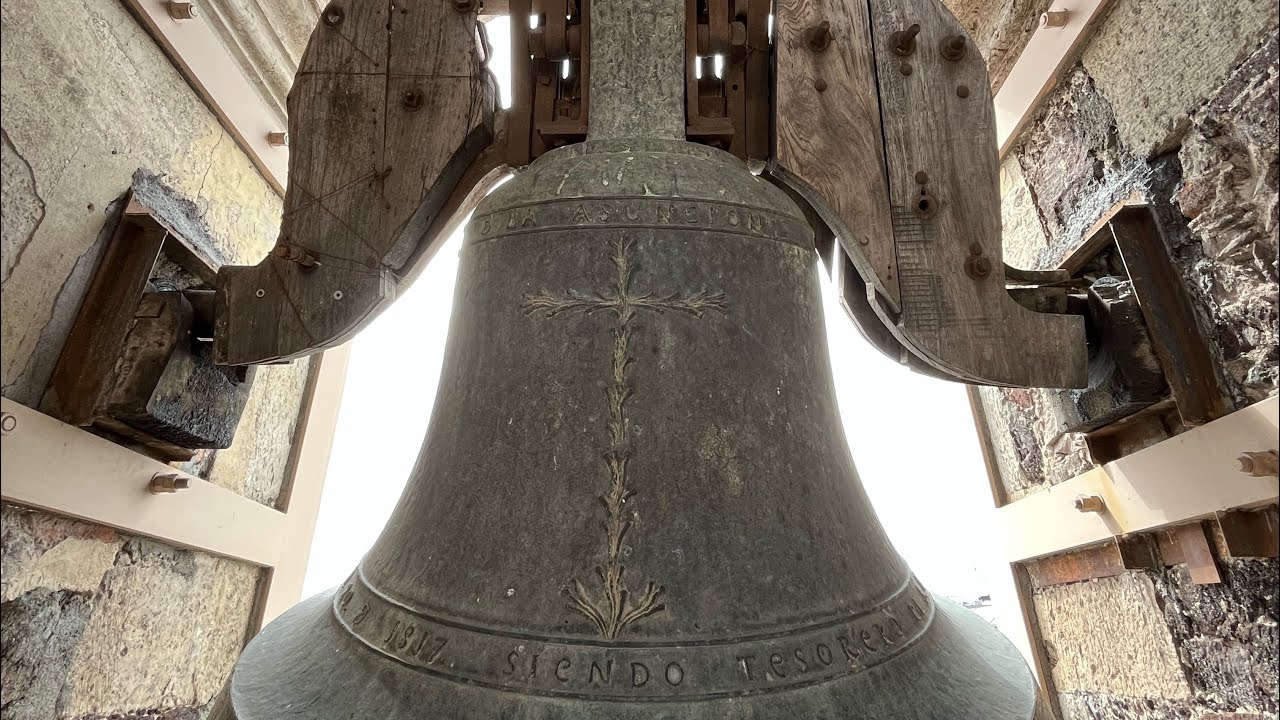 Repique de campanas Catedral de Guadalajara ( esquilon de la asunción) (esquila más grande de LATAM)