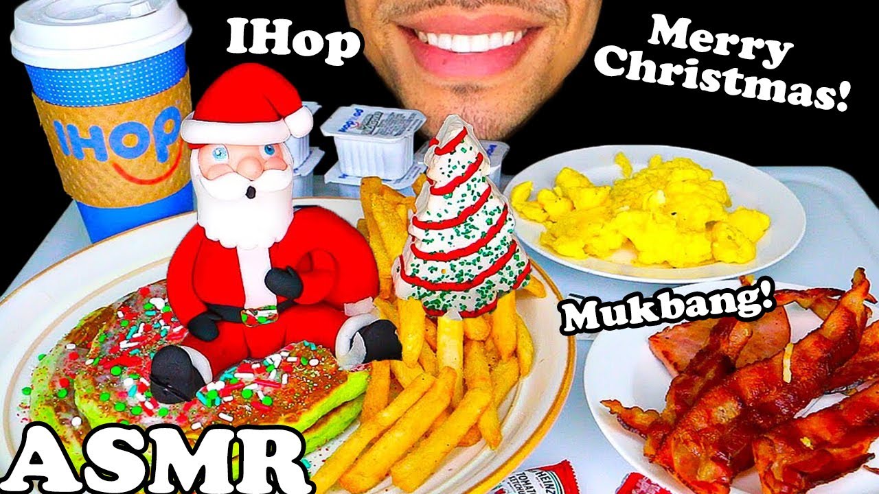 MERRY CHRIST MAS MUKBANG IHOP BREAKFAST PANCAKES EGGS EDIBLE SNATA CLAUSE REINDEER EATING NO TALKING