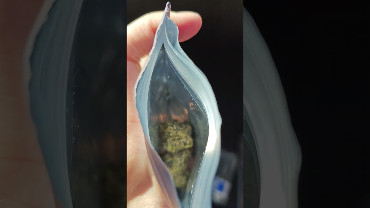Just rolled up a J of this Revelry Frosted Runtz