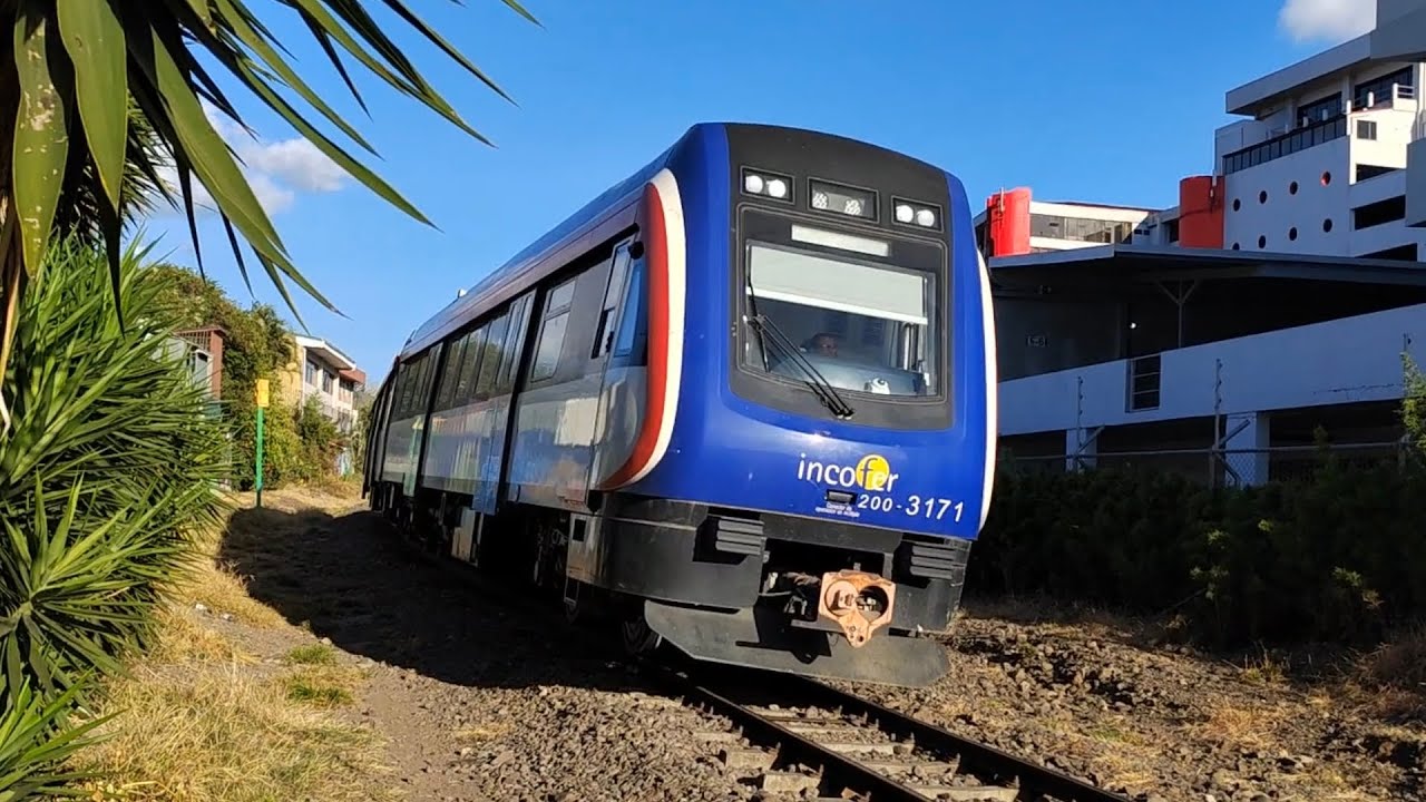 Trenes del Incofer entre San Pedro y la estación del Atlántico
