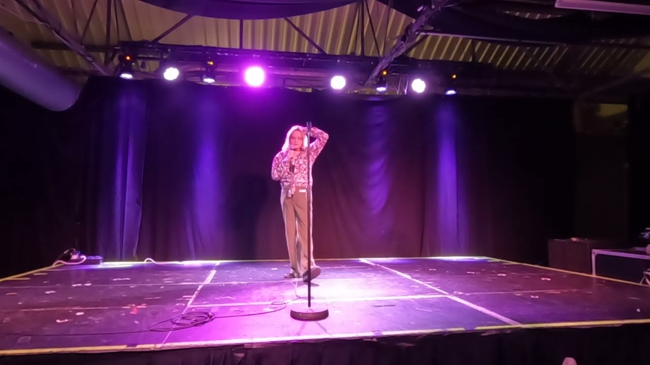 GLASGOW | ULTRA COMEDY | MHAIRI HUNTER