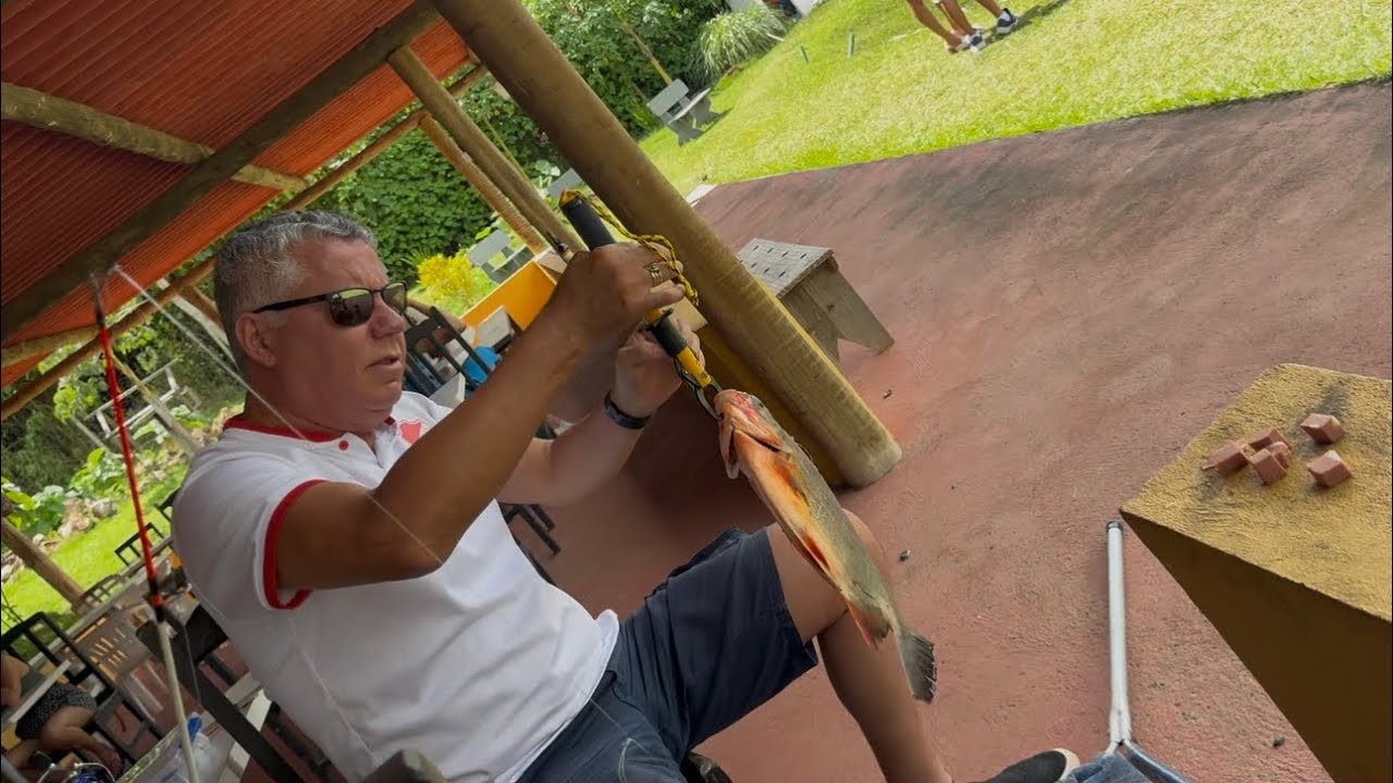 Rogério pescando! 