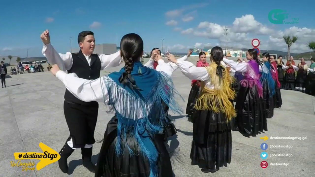 As Abaladeiras de Muxía honran a Susana e a David en Muxía