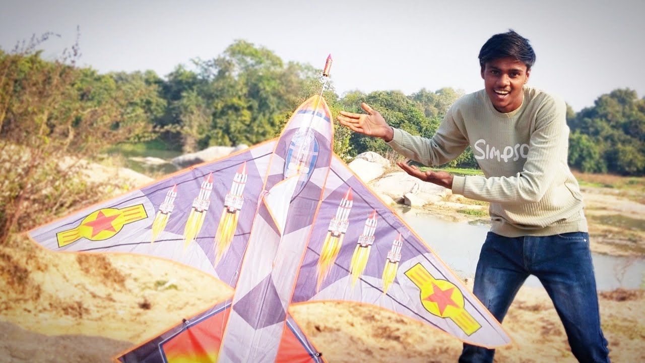 Kite vs Diwali Rocket 😁 हमने पतंग के उपर रोकेट🚀 लगा दिया 😅