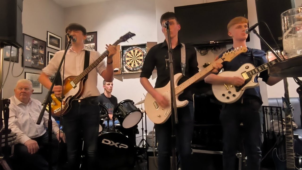 Pure Class, An Caip&iacute;n Bar, Coppeen, West Cork 27.10.2024