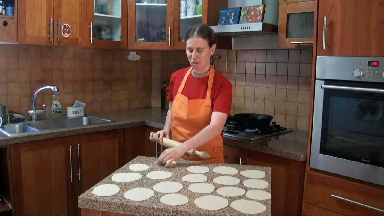 פורי - לחם הודי מטוגן: מבשלים עם ונו
