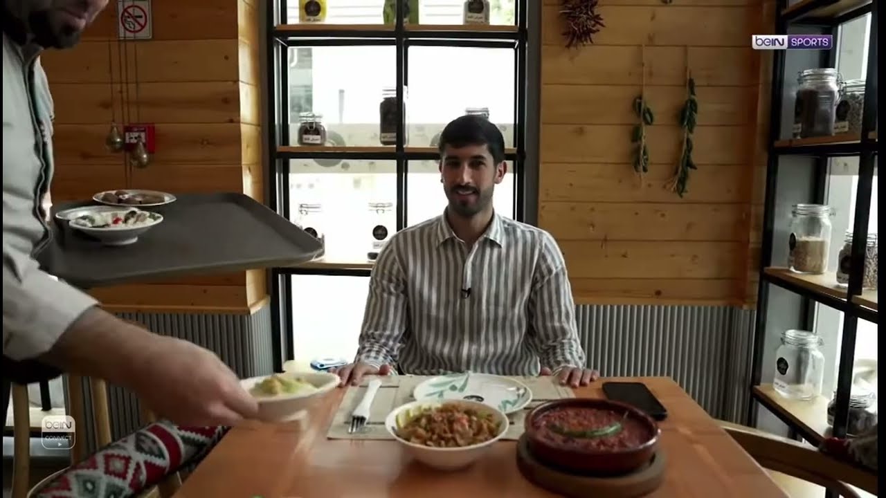 كوميديا النجم الأردني يزن نعيمات : أهم شيء قلاية البندورة .. والشاي بالنعناع 🫖😂