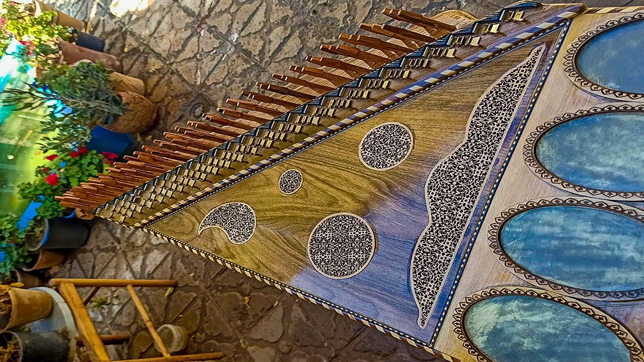 A mellifluous sound with a middle eastern instrument (Qanun or Kanun)