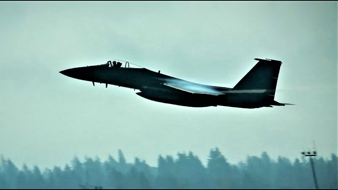 F-15 Eagle Fighter Jets Takeoff from Portland International Airport (PDX)