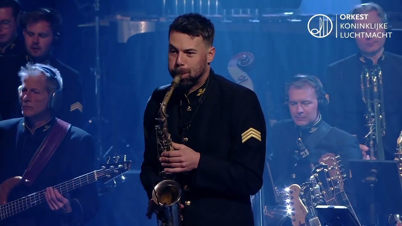 'Somewhere Over the Rainbow' | Orkest Koninklijke Luchtmacht ft. Donald Simoen