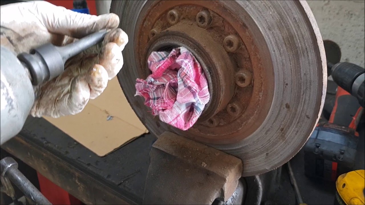 FORD TRANSIT 2008 DISCS PADS AND CALIPER REPLACE