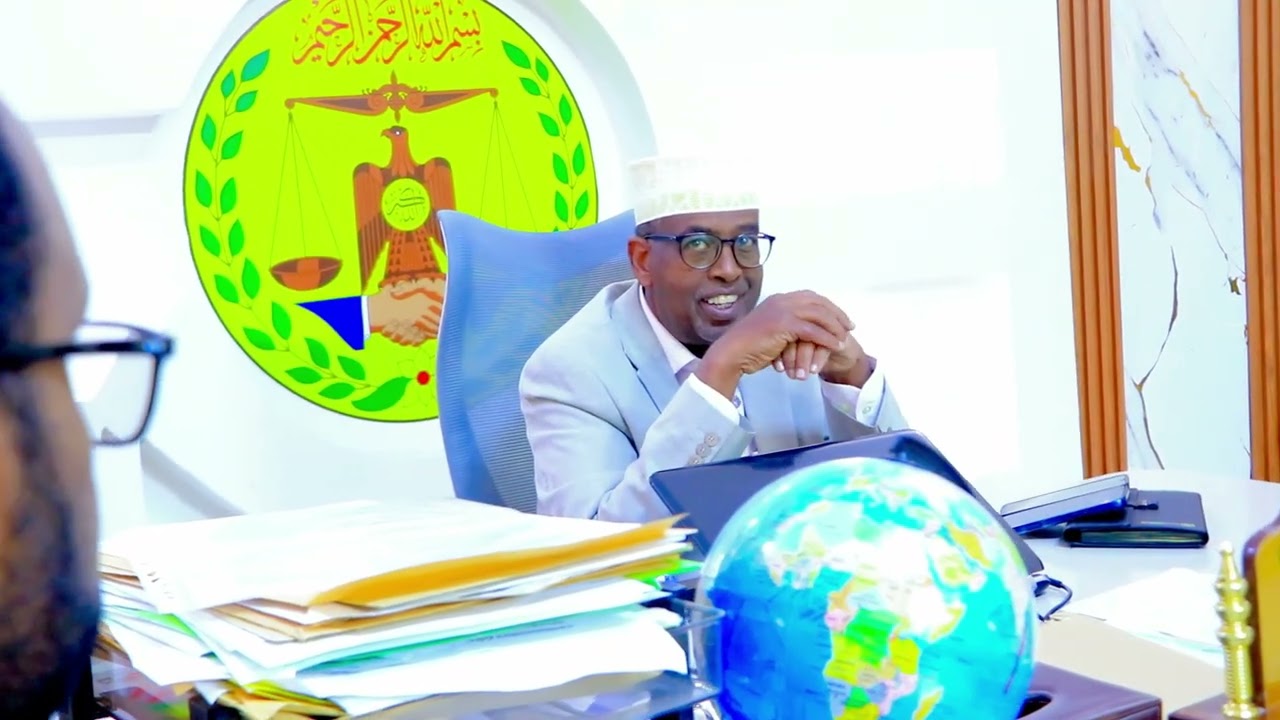 Guddoomiyaha cusub ee Hay'adda wadooyinka gobolka Awdal ayaa xilkii kala wareegay gudoomiyihii hore.