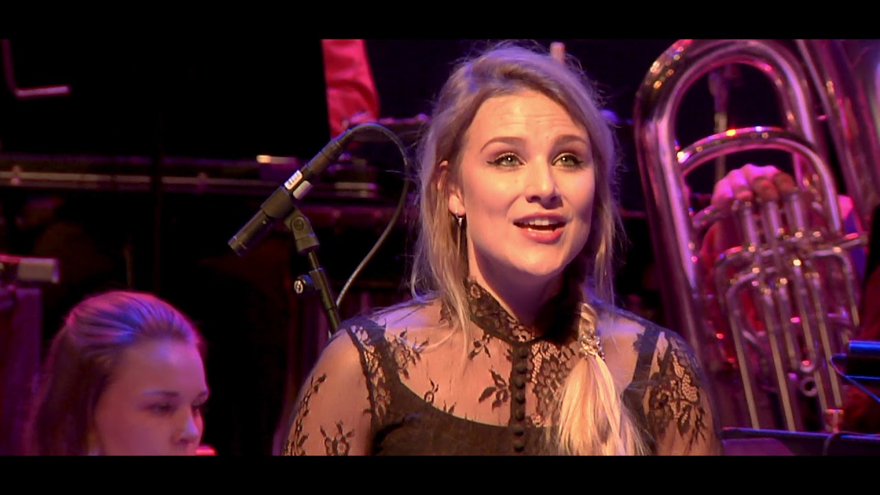 I shall love but Thee  - Jan van der Roost. Brassband de Bazuin Oenkerk & Fardau van der Woude