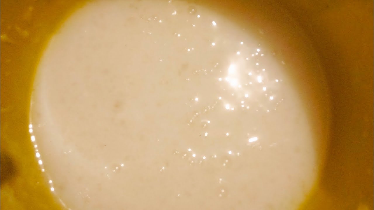 OUBOU WA TRINDRI NA DZIYA/ KOUBA NI KABIDZA MIHAROU ROUNOUNOU / BOUILLIE DE TACCA AU LAIT CONCENTRÉ