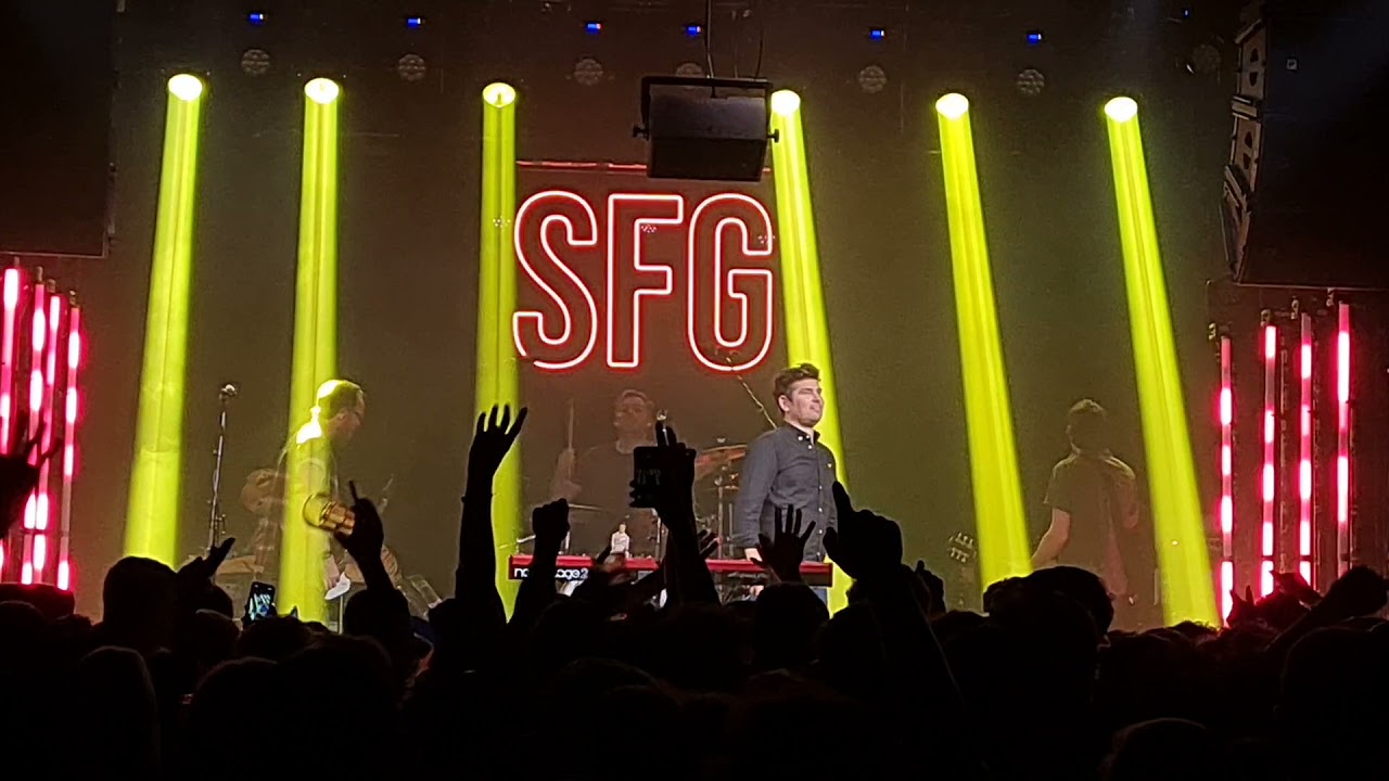 Scouting For Girls - Elvis Ain't Dead - live at Cyprus Avenue, Cork 26-11-21