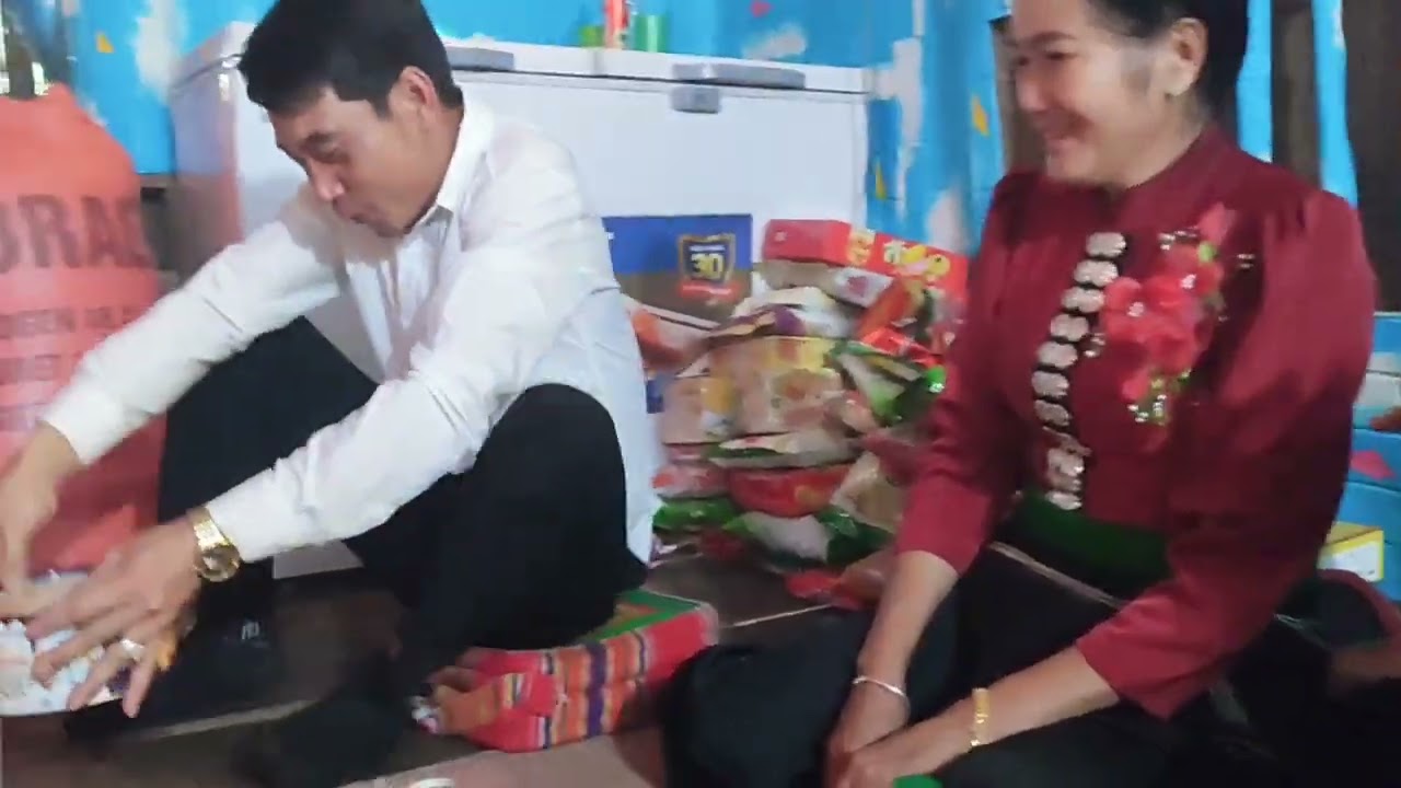 MÁ DAM ỈN CHIÊNG NHÀ EM HIẾNG QUÀNG KIÊM QUÀNG LẢ ỈN THAI CĂN MỚI PI NỌNG TỎN PHĂNG ỦNG HỘ É