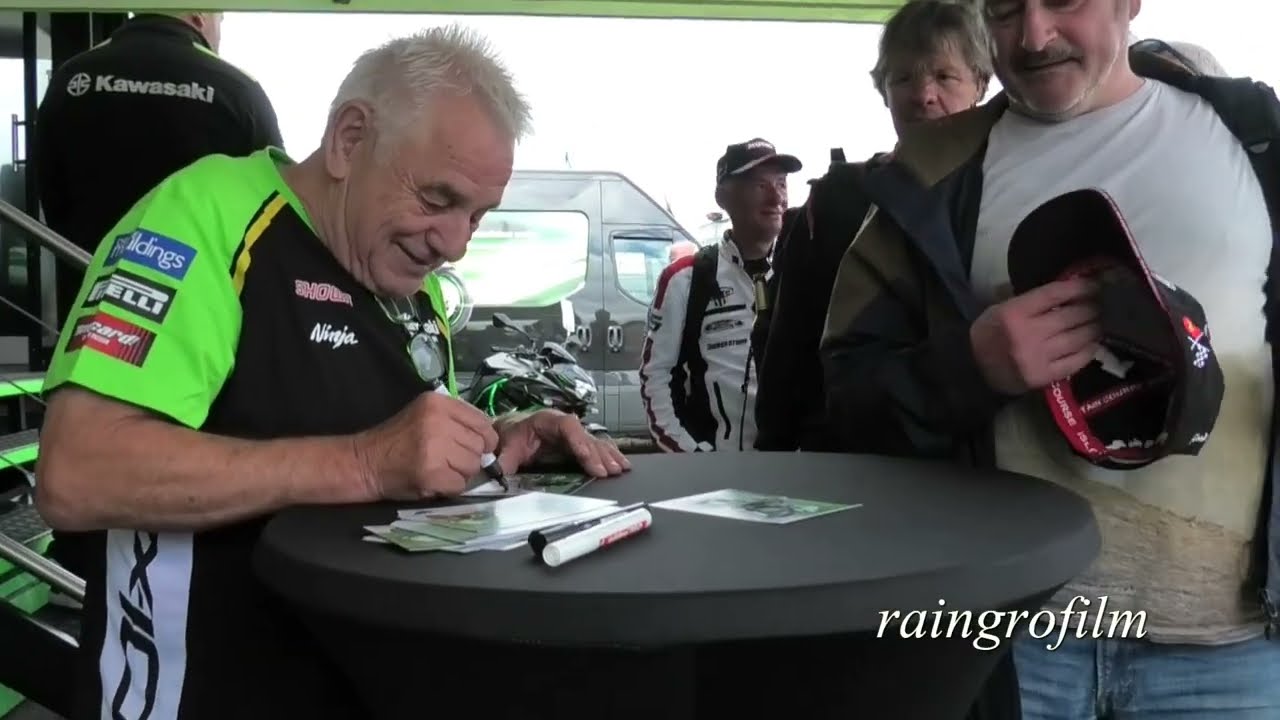 Sachsenring 2024 Autogramme von Toni Mang - Fans und Motorräder am Ring