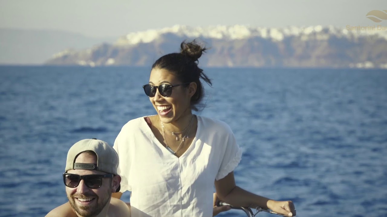 Catamaran Cruise Santorini - 5-Hour Santorini Catamaran Tour including Full Greek Meal with Drinks
