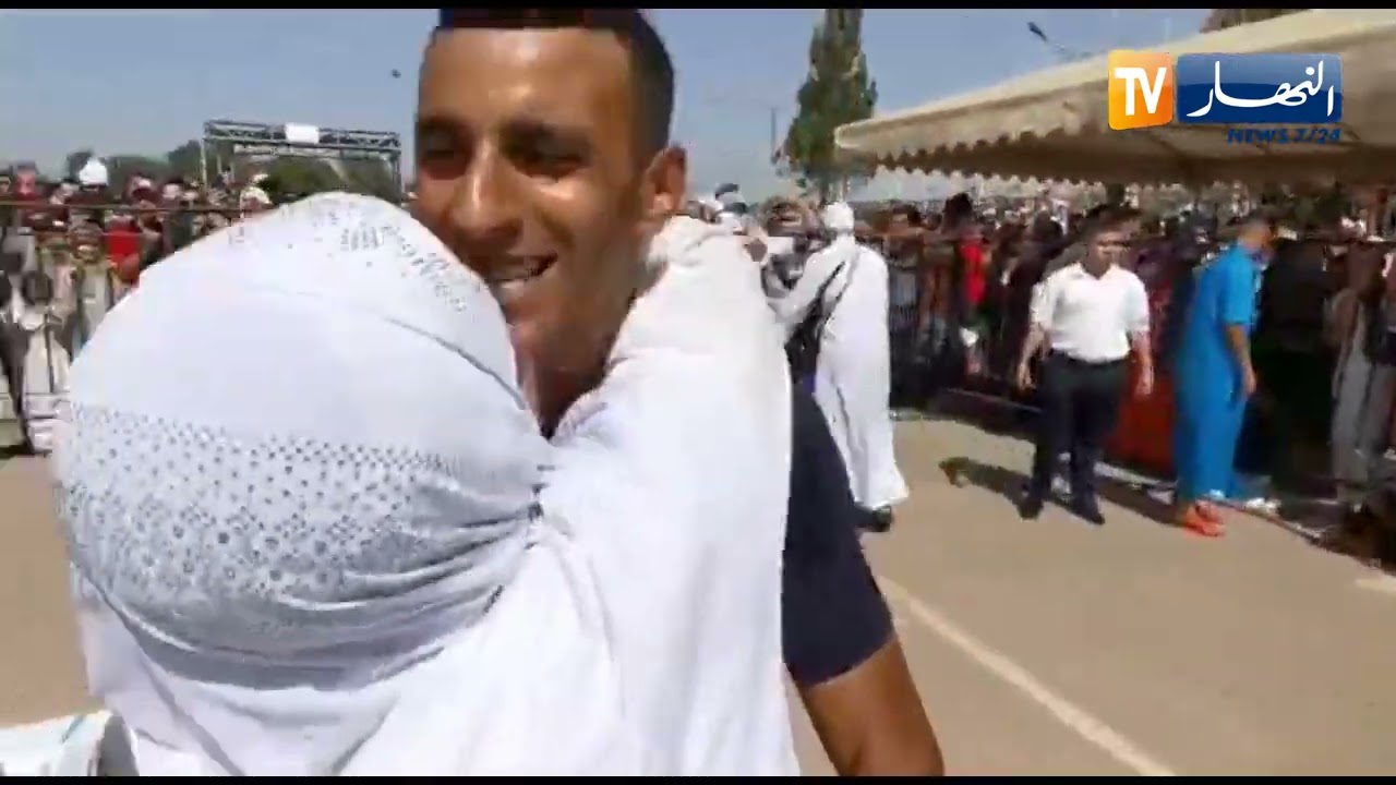 وصول اول فوج من الحجاج عبر مطار وهران الحمد لله كان حج VIP هذه السنة ومن أحسن المواسم