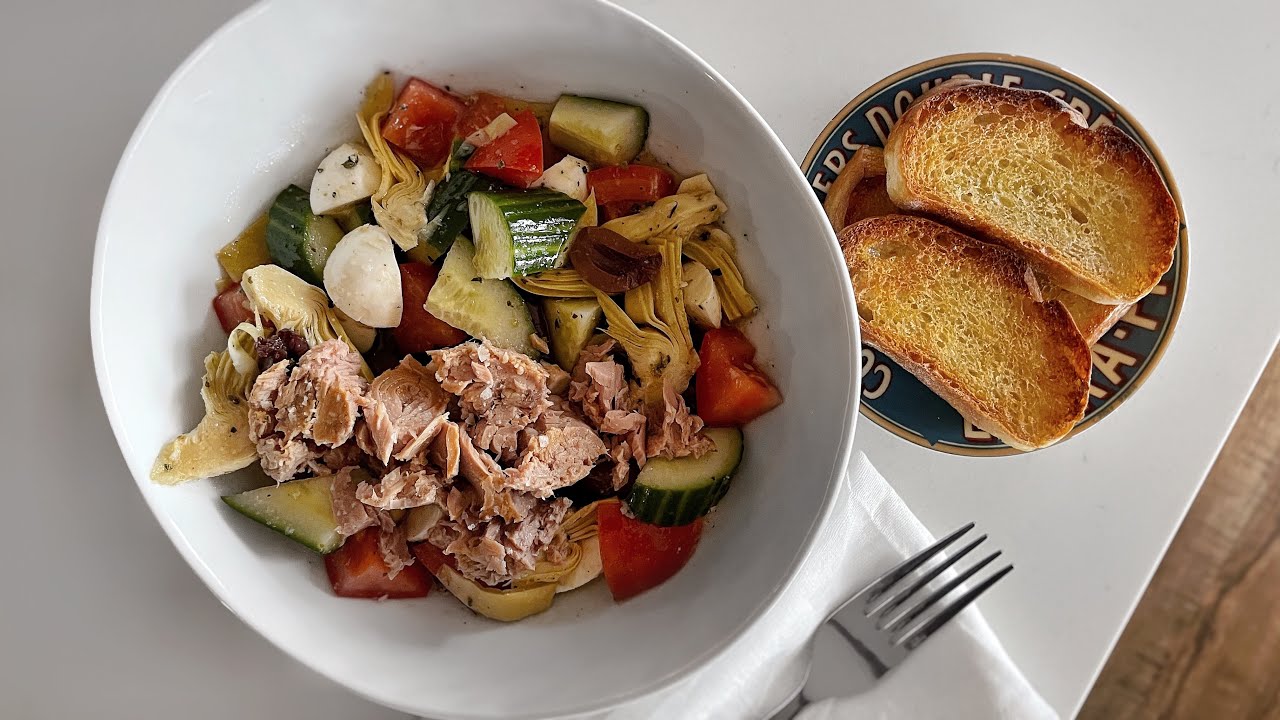 POV: Cook Dinner with Me // Mediterranean Salad with Tinned Fish