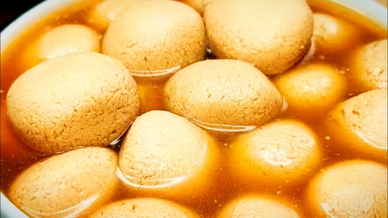 বাড়িতে একবার এই ভাবে নলেন গুড়ের রসগোল্লা বানিয়ে দেখুন? দোকান থেকে কিনে খেতে হবে না।