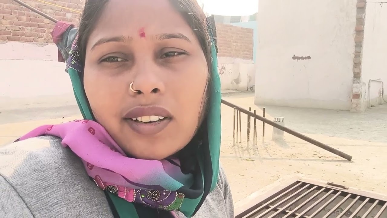 Aaj ham aye hai chat pe ghumne