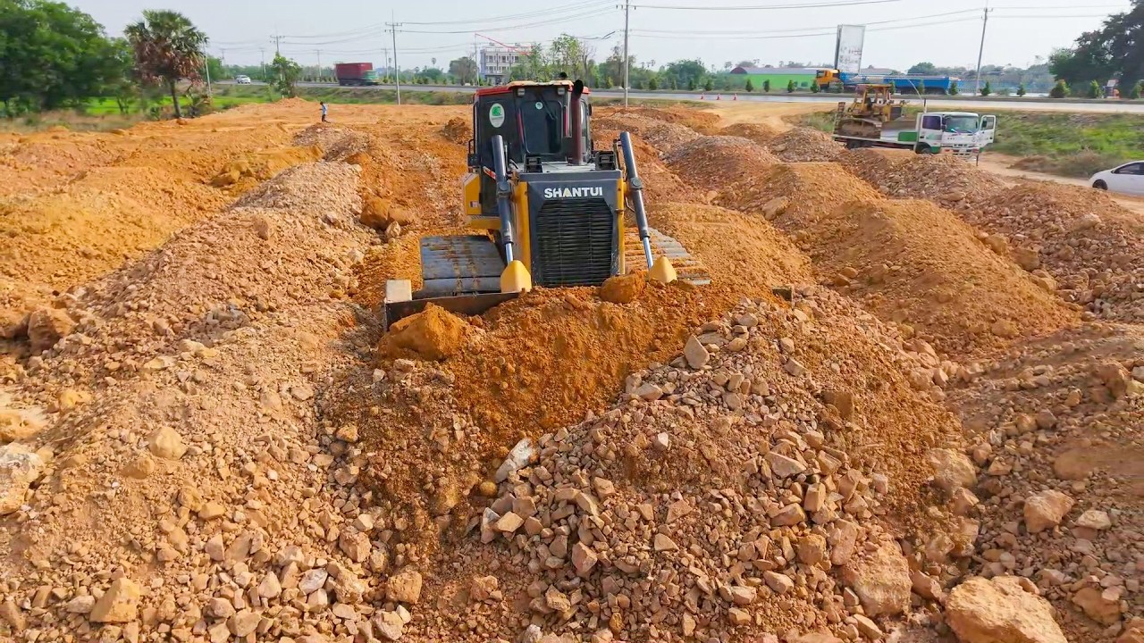 Unbelievable Power of Shantui Dozer | Landfill Pushing & Plowing with Dump Trucks