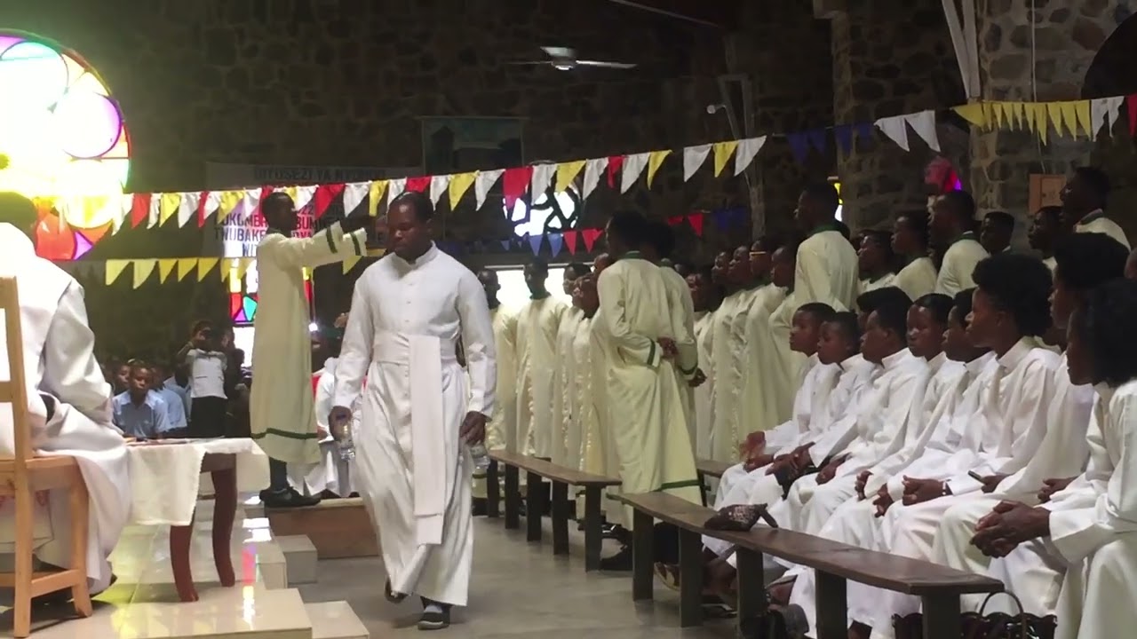 Dusingize Imana performed by Chorale le bon berger(RP Karongi)