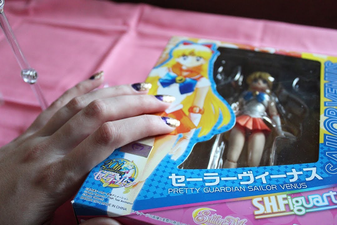 Figuarts Sailor Venus Figure (ASMR soft spoken + package sounds)