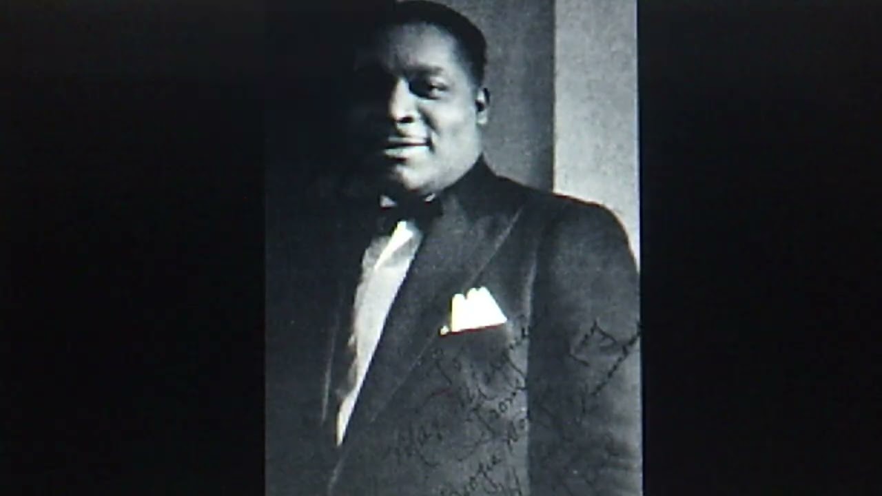 Albert Ammons, piano solo:  (AMMONS) 