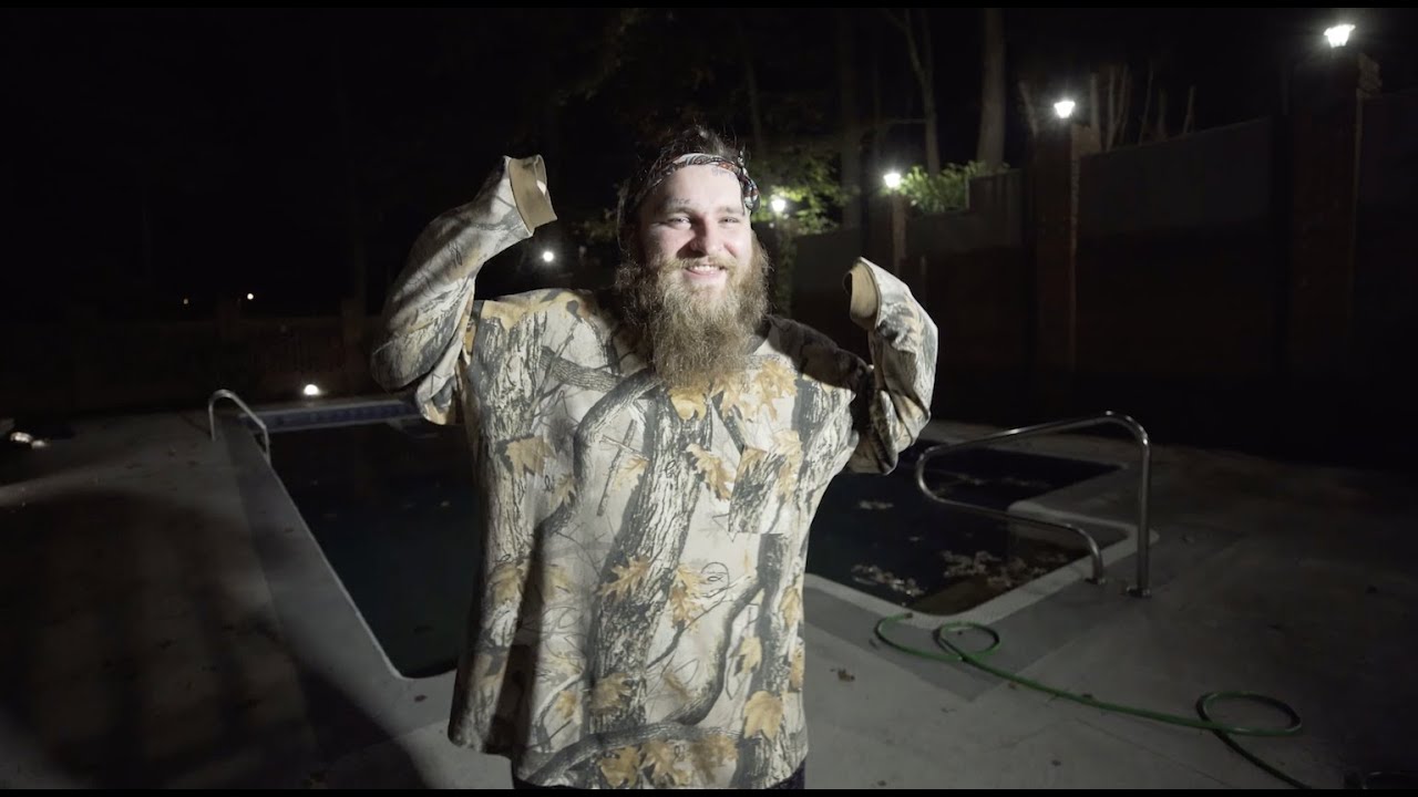 SWIMS TV - TEDDY PLAYS PIANO?!