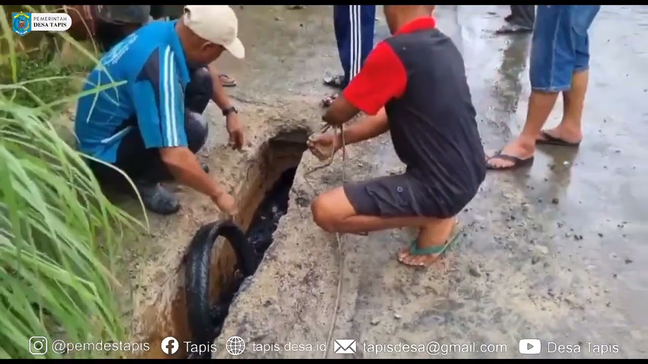 KEGIATAN RUTIN GOTONG ROYONG MEMBERSIHKAN LINGKUNGAN DESA TAPIS