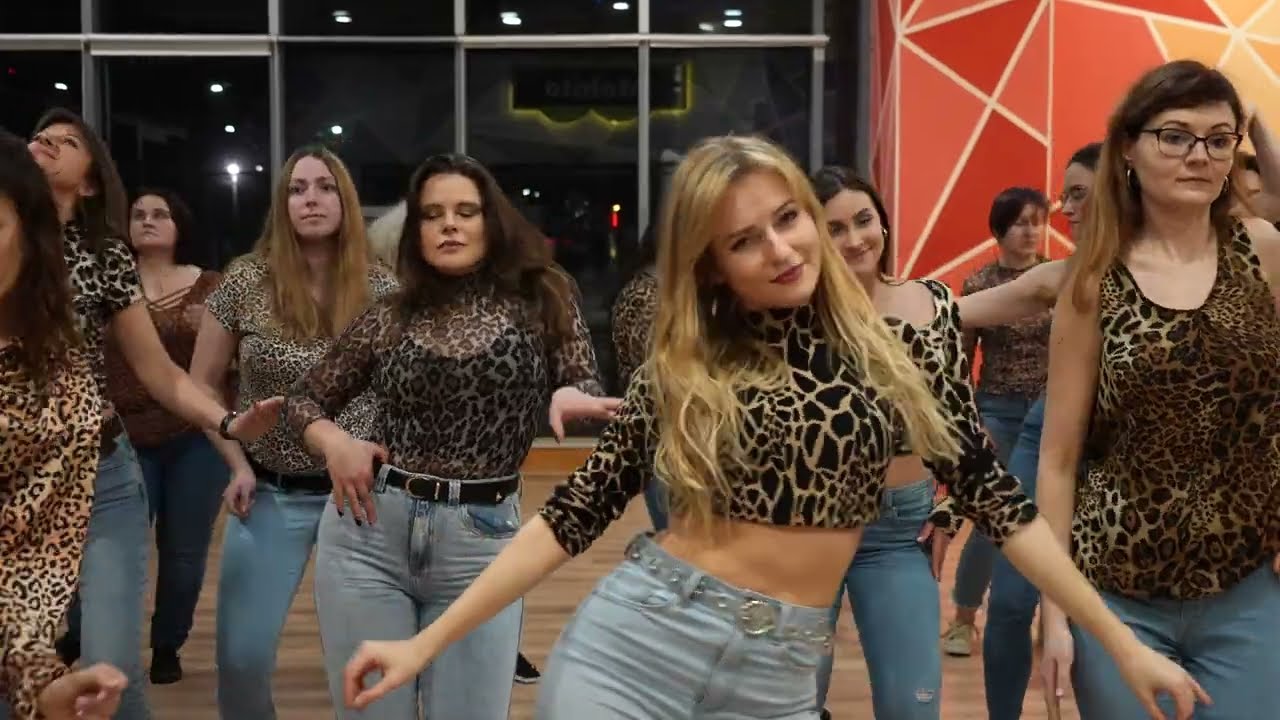Latino Solo (Bachata Solo) - Szkoła Tańca Mohito