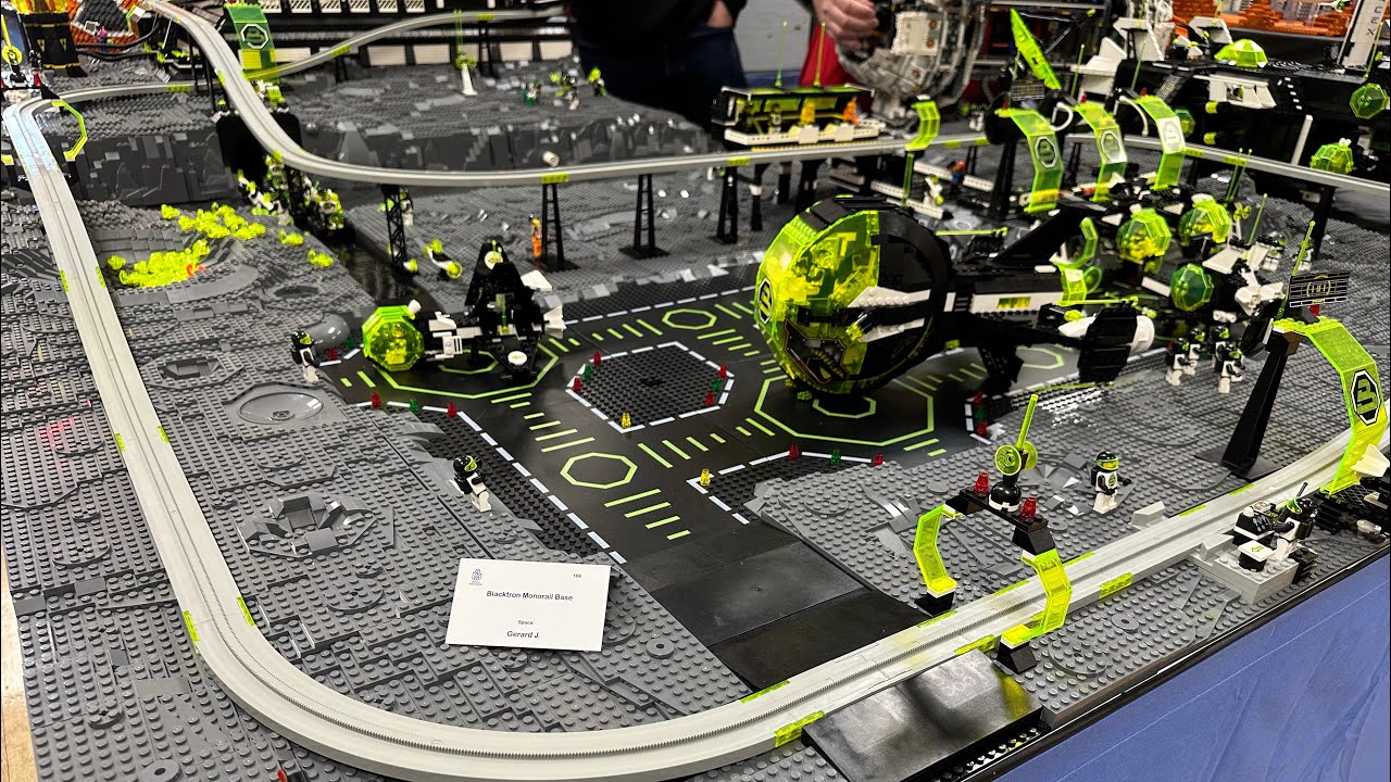 LEGO Blacktron Monorail Base - Brick Roundup 2022