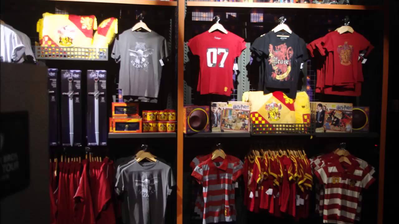 Shop in Warner Bros. Studio Tour LONDON The Making Of Harry Potter (2014)