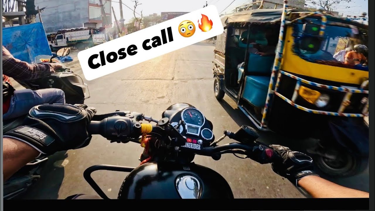 BULLET CLASSIC 350 BS6 CLOSE CALL 🔥|| FUNNY VIDEO OF STREET RACE STAY SAFE STAY ♥️