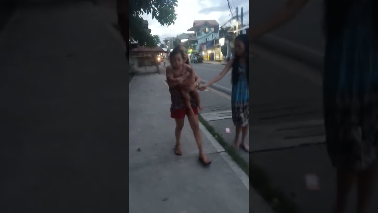 Pauwi na kami galing bumili ng ulam at sinama namin si eliana