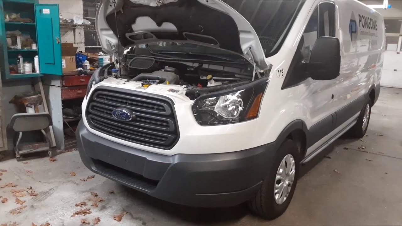 Расположение скрытого аккумулятора Ford Transit 150, 250 и 350