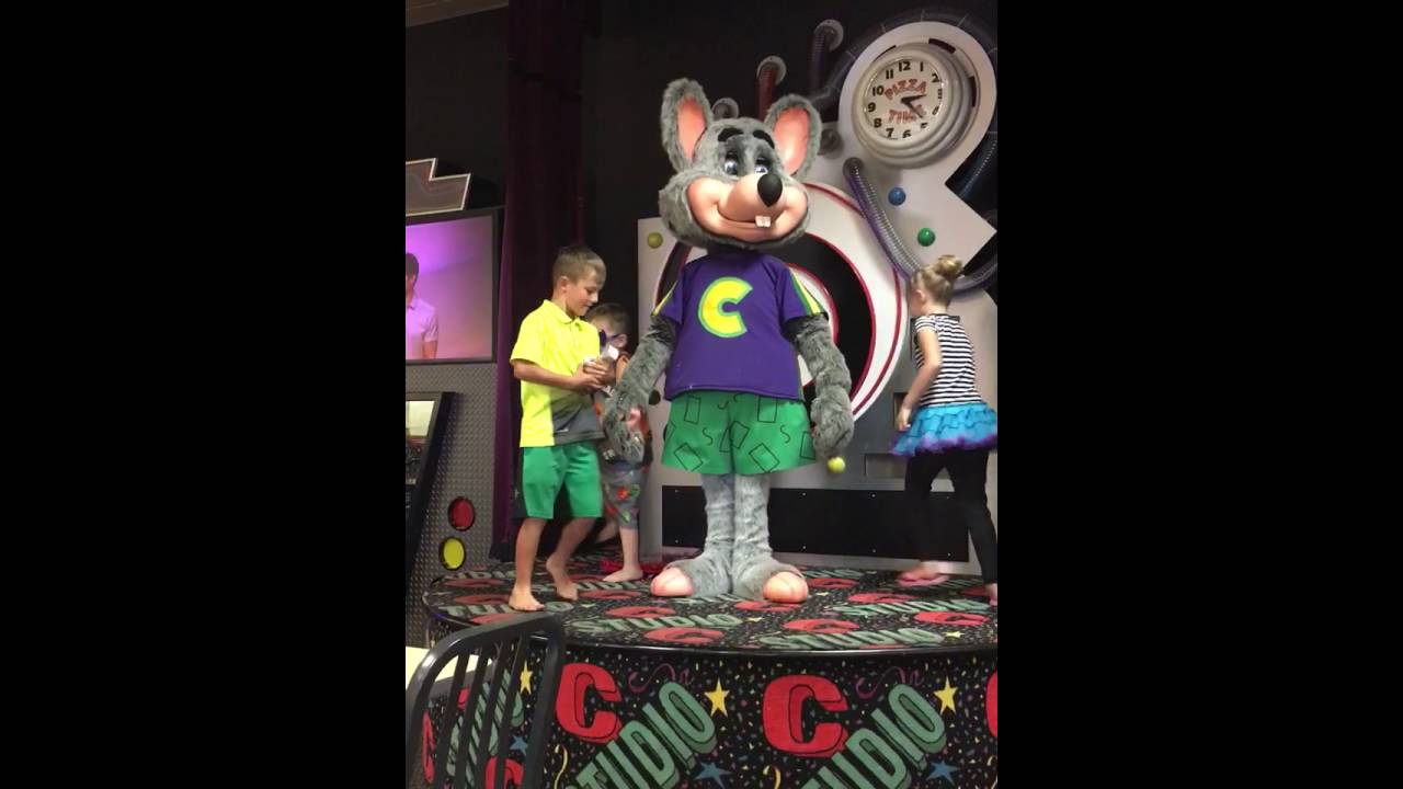 Chuck e cheese Bentleys 5th birthday