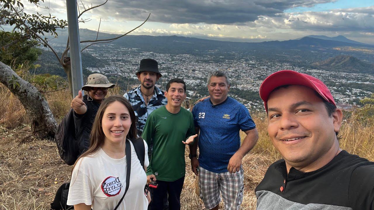 Visitamos las torres repetidoras en el cerro más Alto del municipio  de Santa Ana El Salvador!