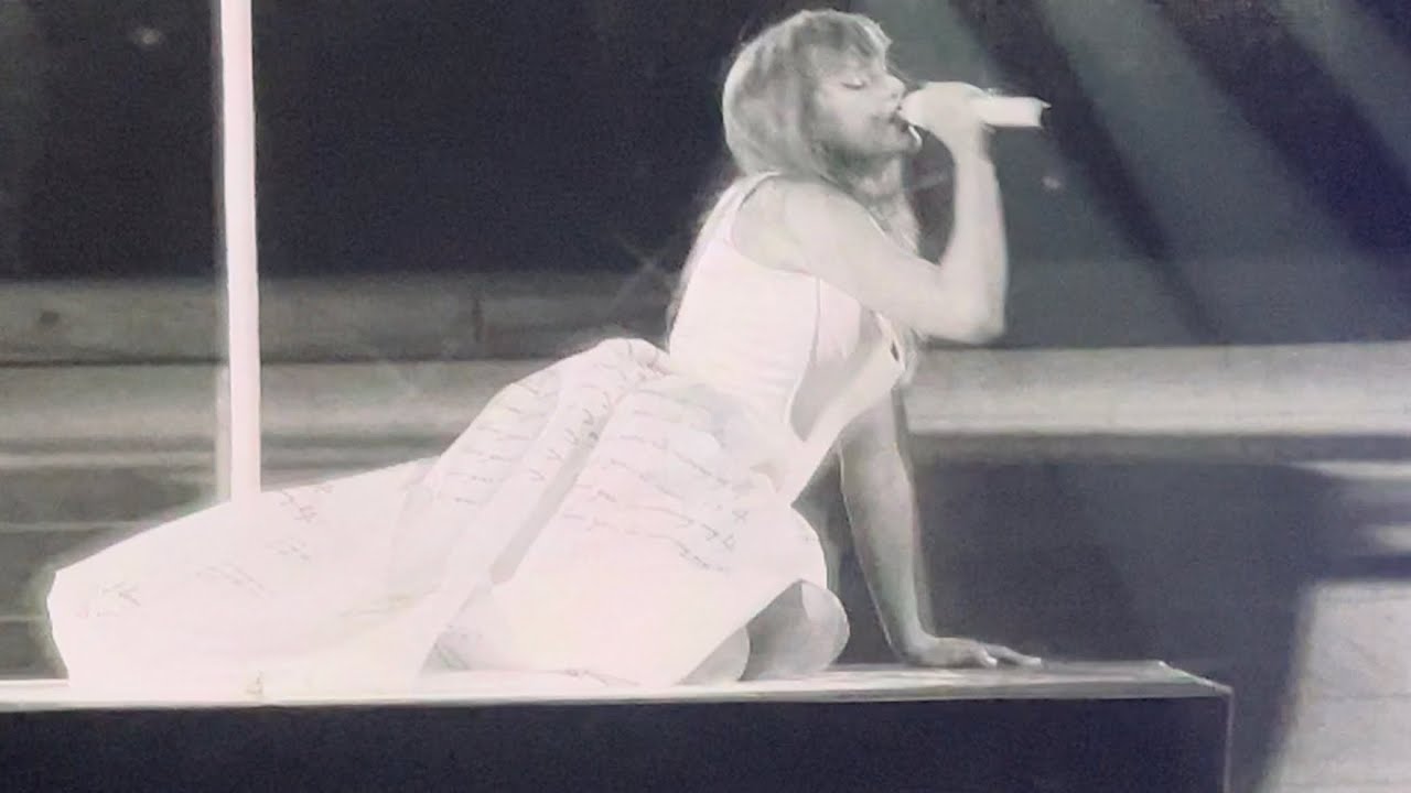 Taylor Swift - Down bad / Fortnight (LIVE - for the FIRST TIME) - Eras Tour Paris