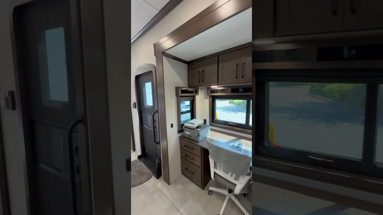 Riverstone Legacy 420RE 2026 года | Развлечения на заднем сиденье | 3-минутный обзор #riverstone ...