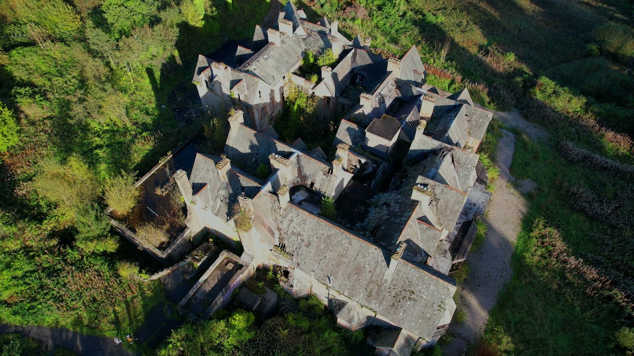 REPORTEDLY ONE OF NORTHERN IRELAND’S most haunted houses. .Would you spend a Night alone here?