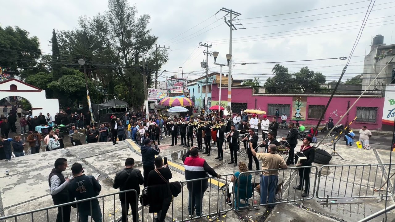 Los Revoltosos de la Banda Vs  Banda la Huesera