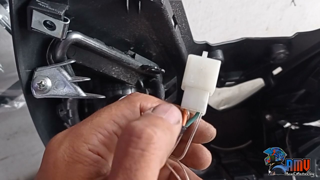 Cara Buat Lampu Alis Flip-flop dengan lampu Sen