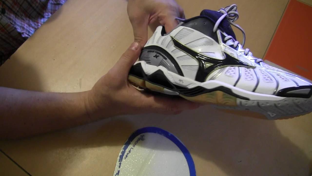 Кроссовки волейбольные Mizuno WAVE TORNADO X SS16