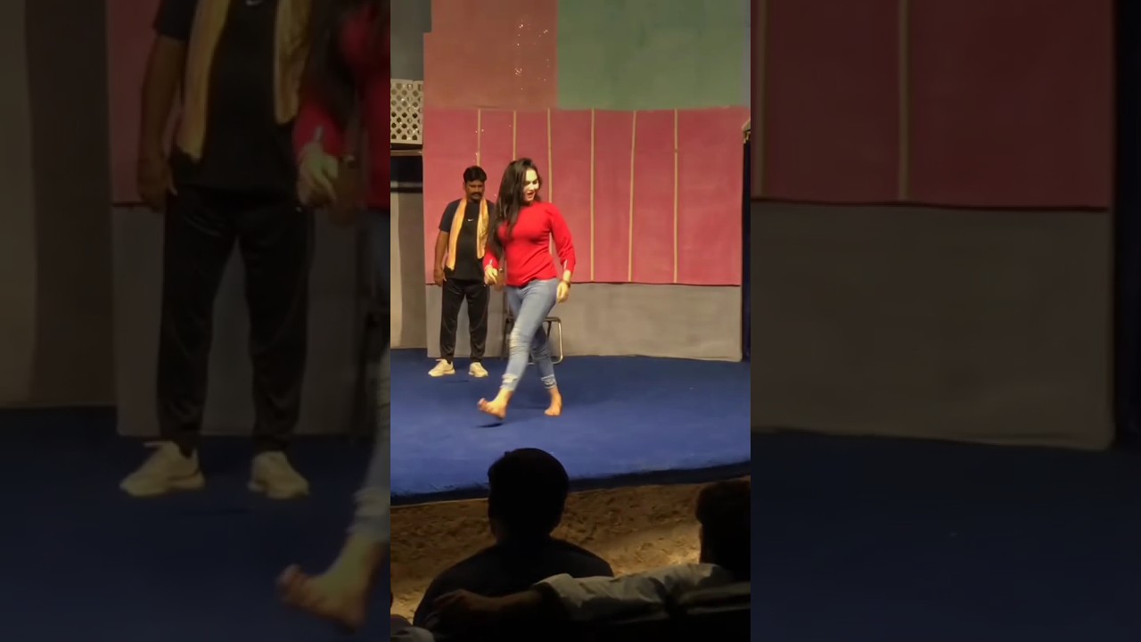 Thaa kr 420 song  shiwaniya malik dance perfomes 👑queen of chiniot👑 sexy mujra girls