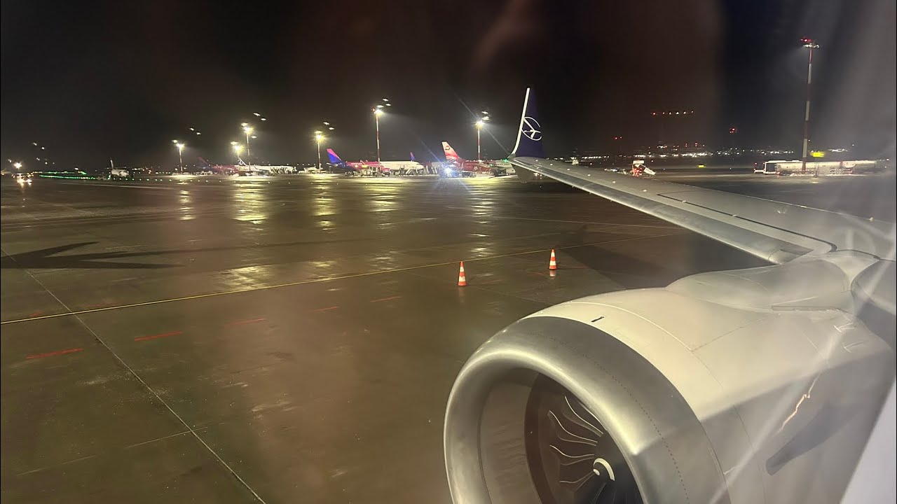 LOT (Economy) | WARSAW - COPENHAGEN | BOEING 737 MAX 8